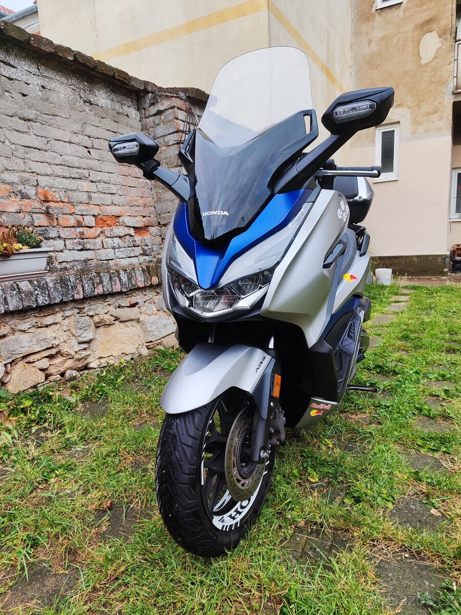 Honda Forza 125