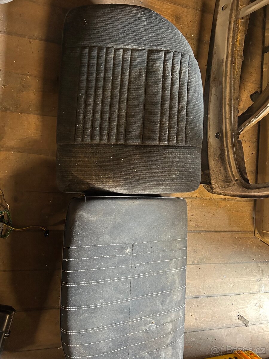 Škoda 105-130 Sedacky