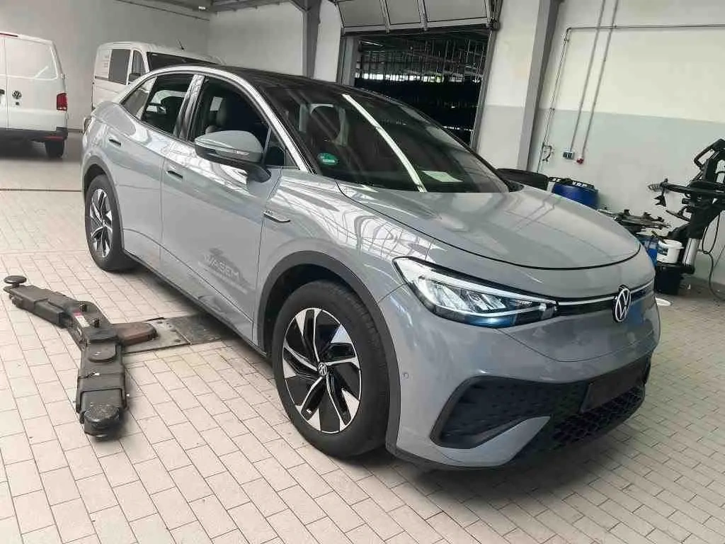Volkswagen ID.5 Pro elektro 150kw,tažné,kamera,tepelko,kessy