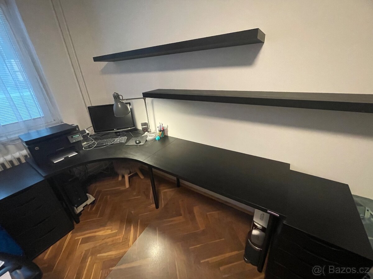 Psací stůl IKEA