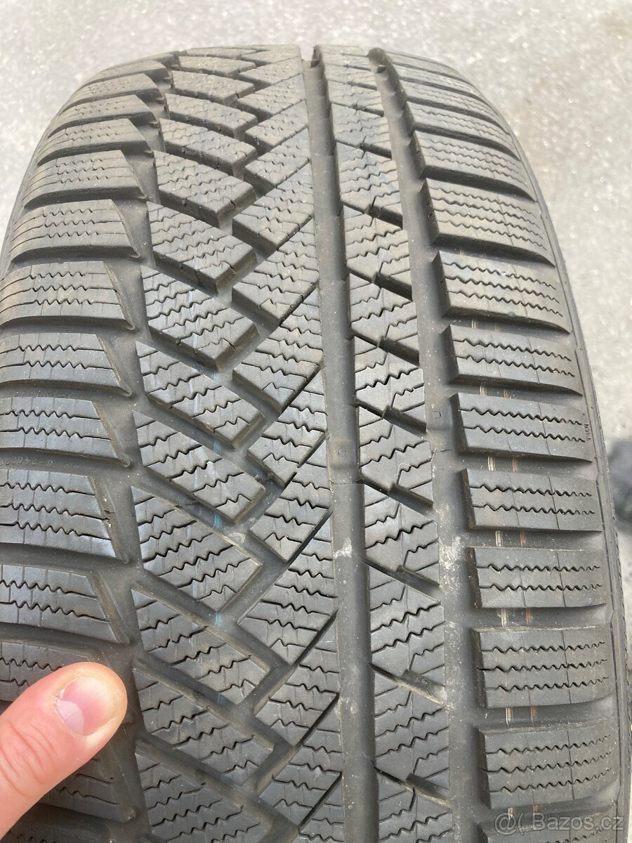 4x zánovní zimní pneu 225/45 R19 96 V XL Continental