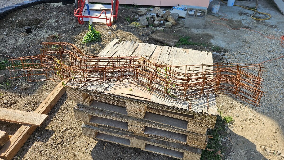 Distanční hadi/distanční podložky