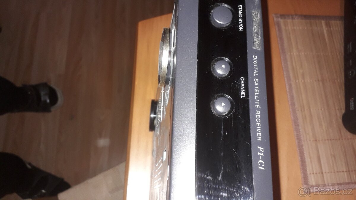 Satelitní přijímač