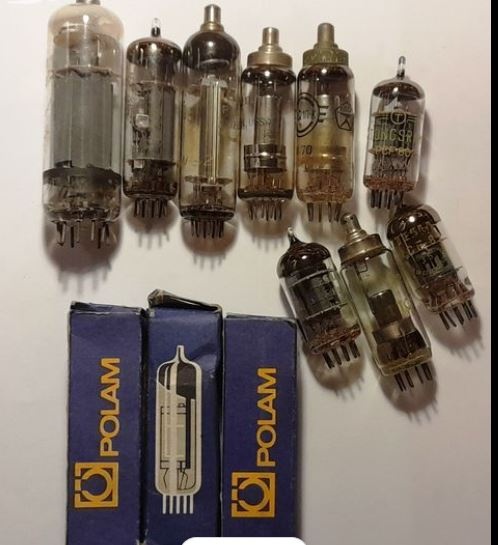 Prodám 12 ks starých elektronek, většinou použité, 3 nové v