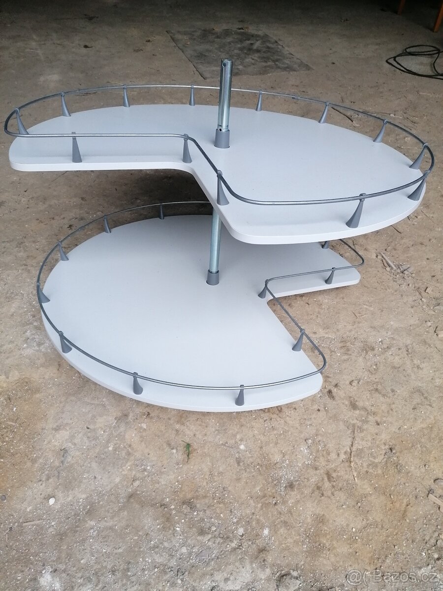 Otočné mechanismy do rohové skříňky