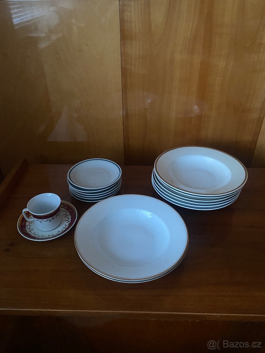 Mix porcelánu, 16 ks