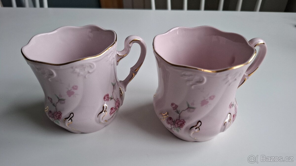 Hrníčky z růžového porcelánu