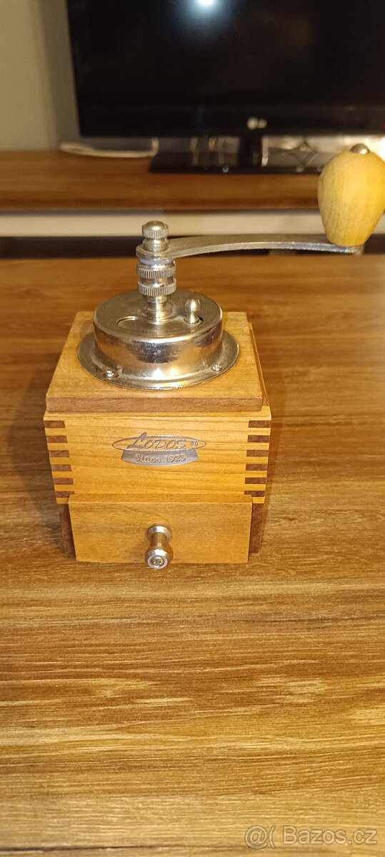 Mlýnek - Lodos 1945 Lux (ořech)