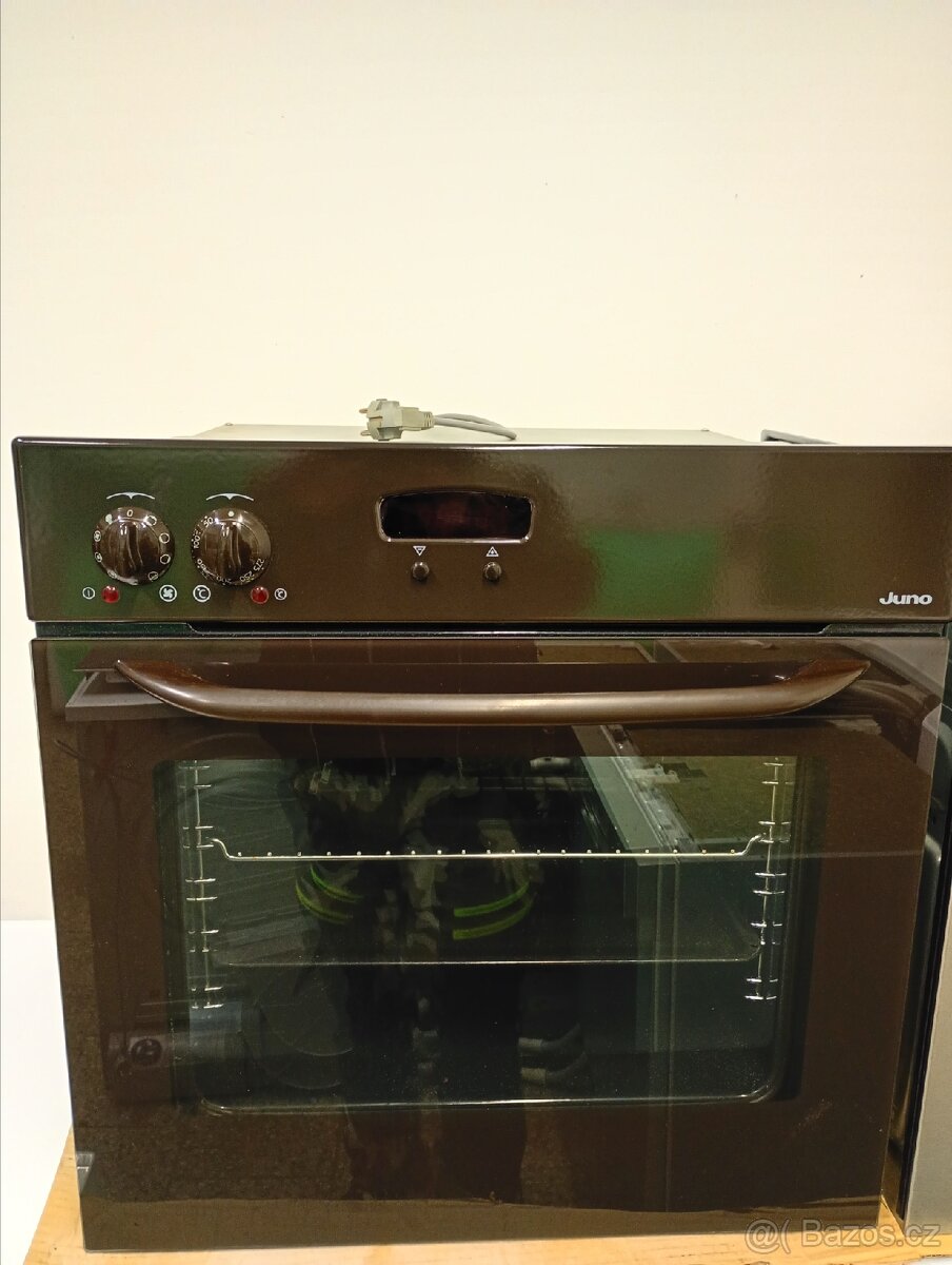 Vestavná trouba Juno