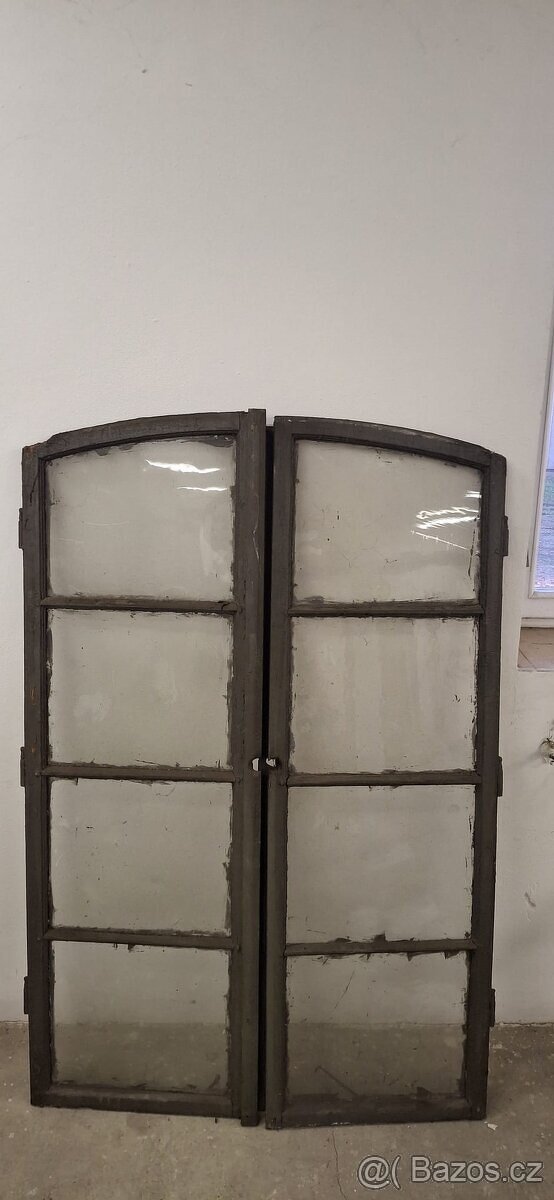 Staré dřevěné okno