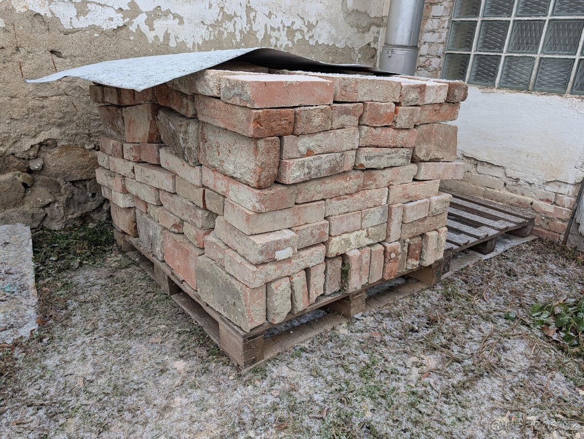 Daruji cihly za odvoz