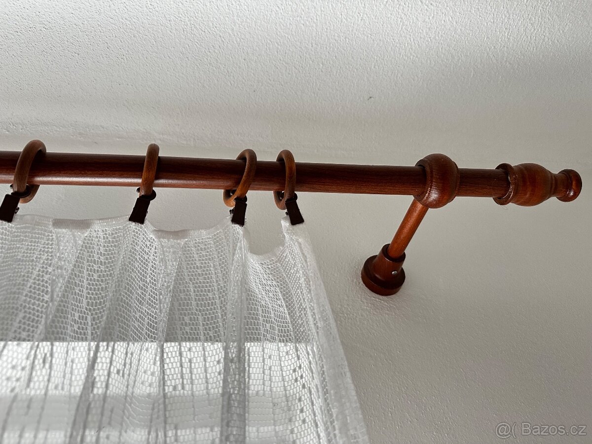 Dřevěná garnýž 3m