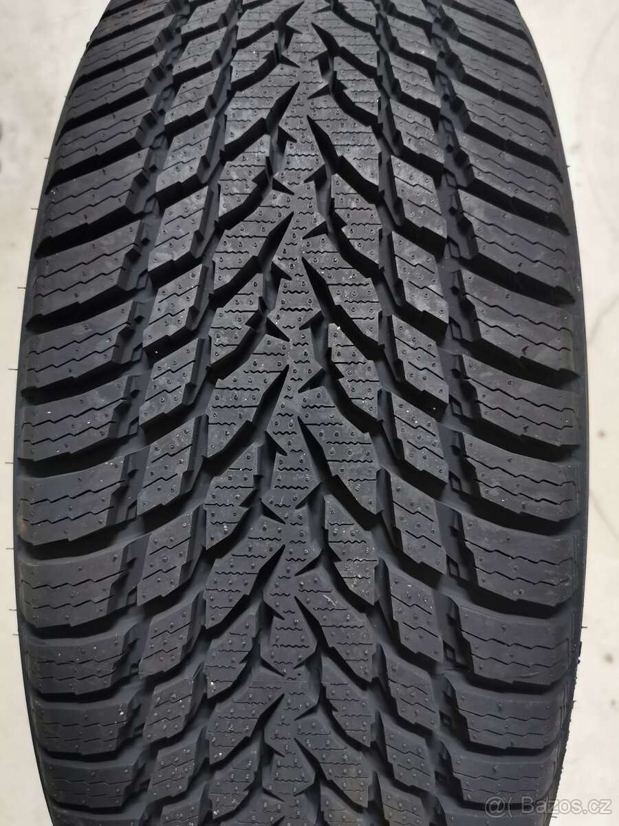 205/60/16 Nokian