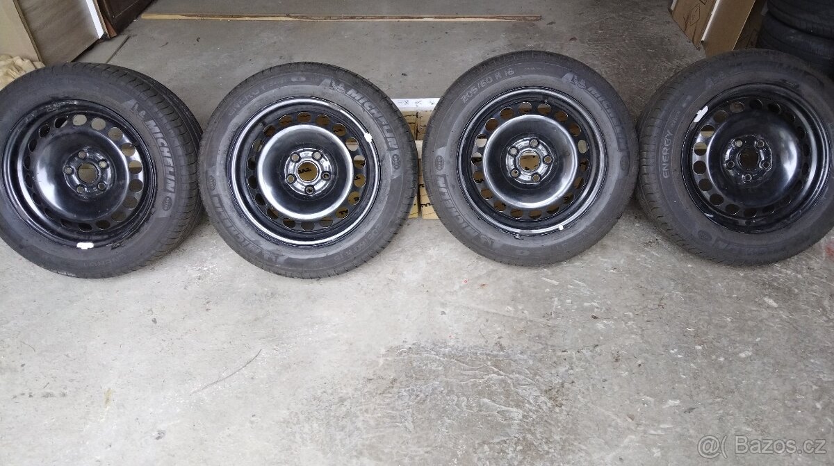 205/60/16 - letní pneu Michelin - r. v. 2023