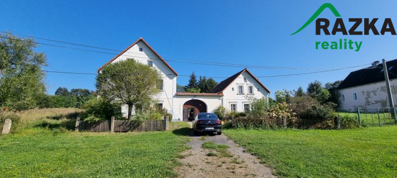 Zemědělská usedlost s rozlehlými pozemky -  Dolní...