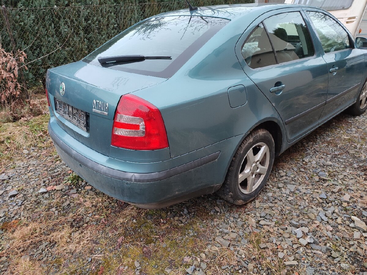 Škoda Octavia 2 1,6 mpi na díly
