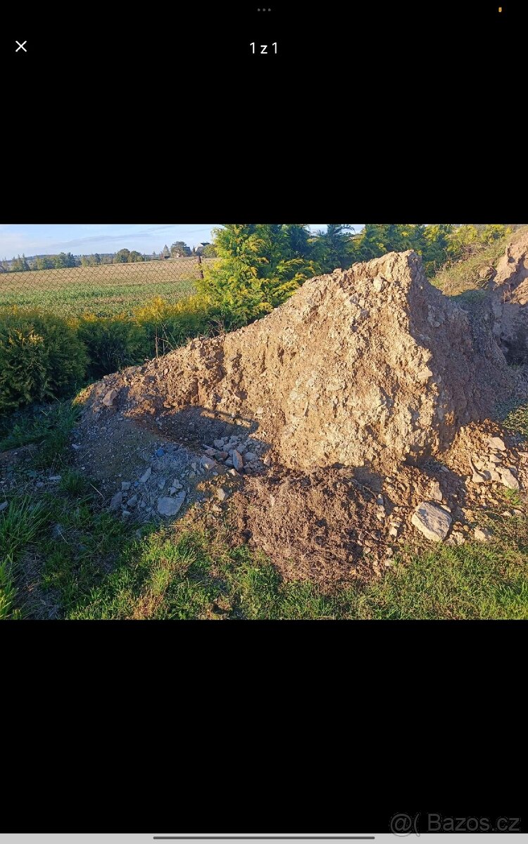 Jílovitá půda za odvoz