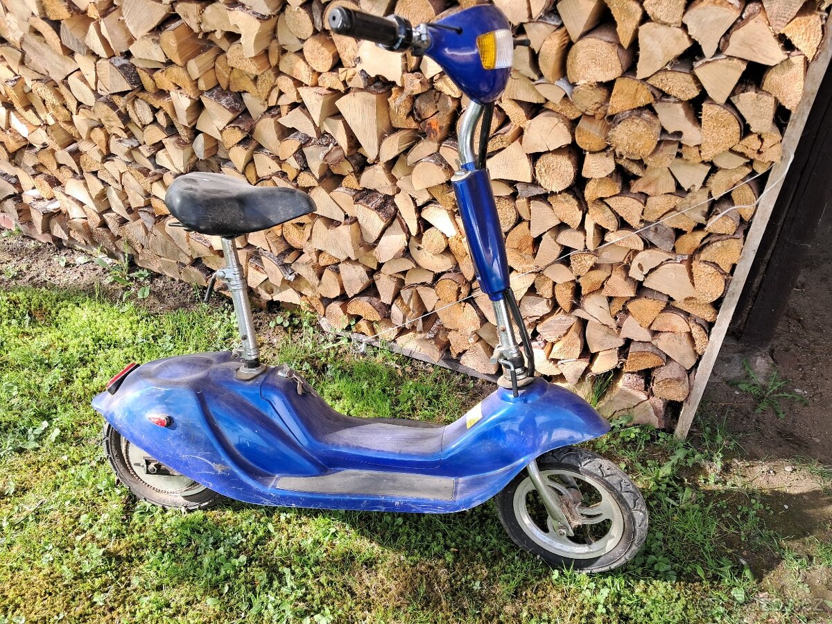 ELEKRICKÁ KOLOBĚŽKA - SKÚTR-REZERVOVANO