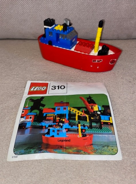 Lego set č.310 - Tug (rok 1973)