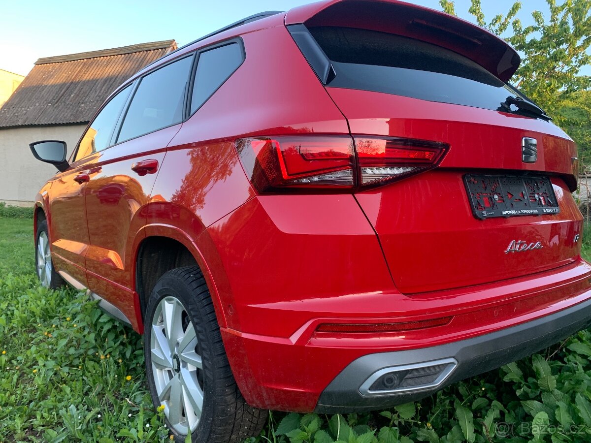 Predám havarovanú Seat Ateca 1,5tsi 110kw Dsg 8/2024.