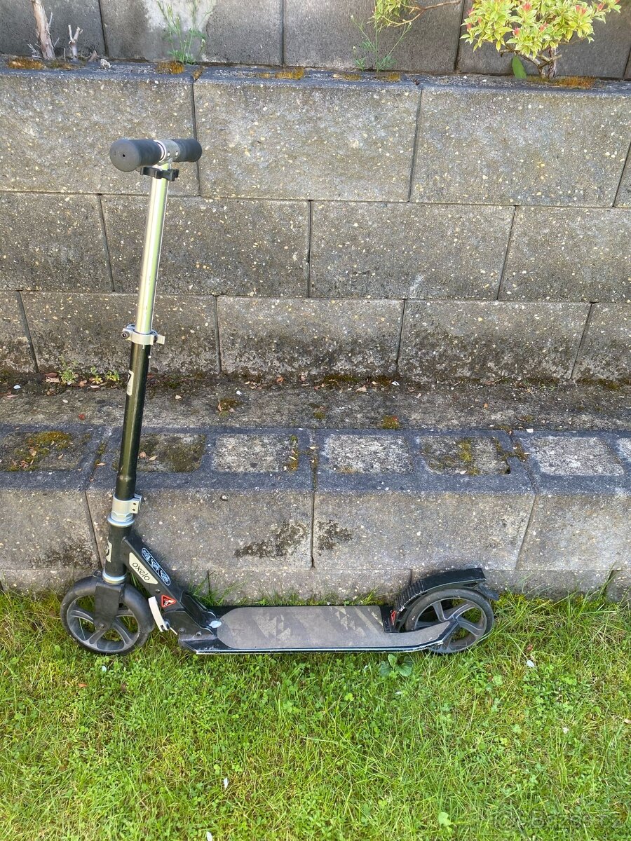 Prodám koloběžka Oxelo MID 7 - cerna