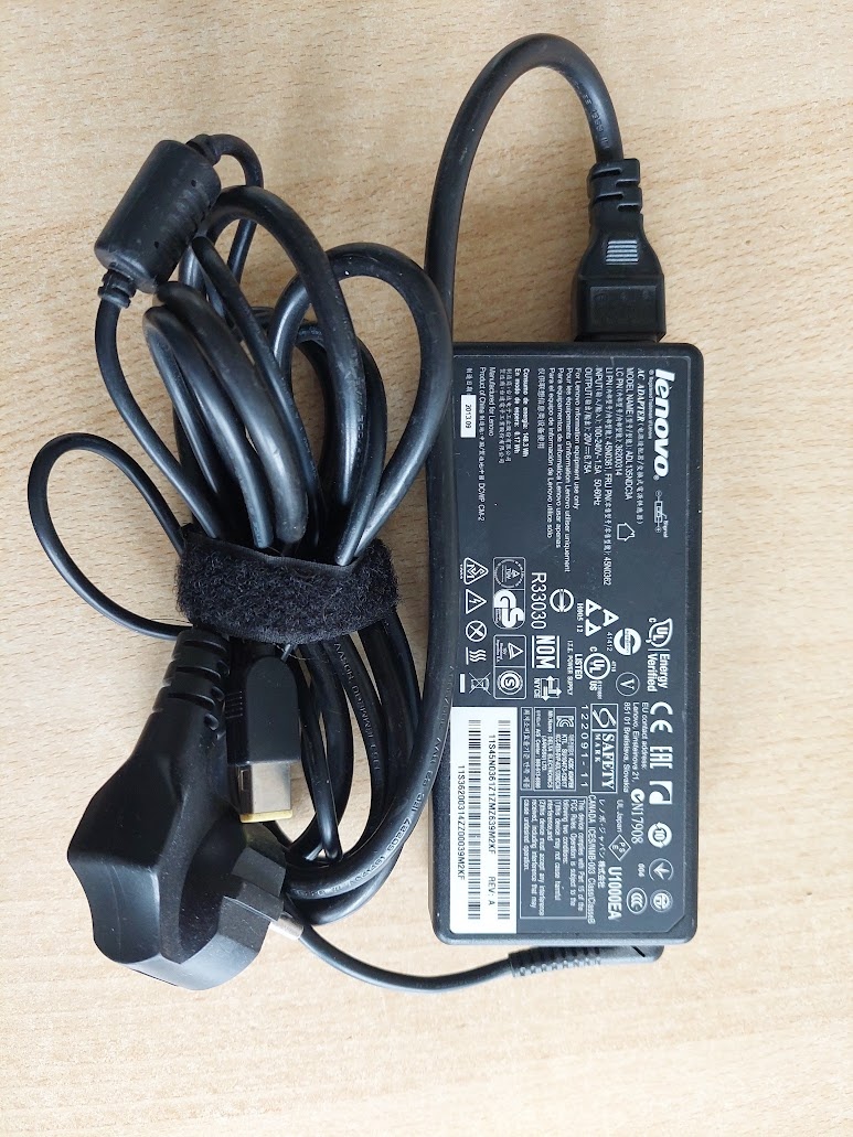 Napájecí adaptér Lenovo ADL135NDC3A 135W