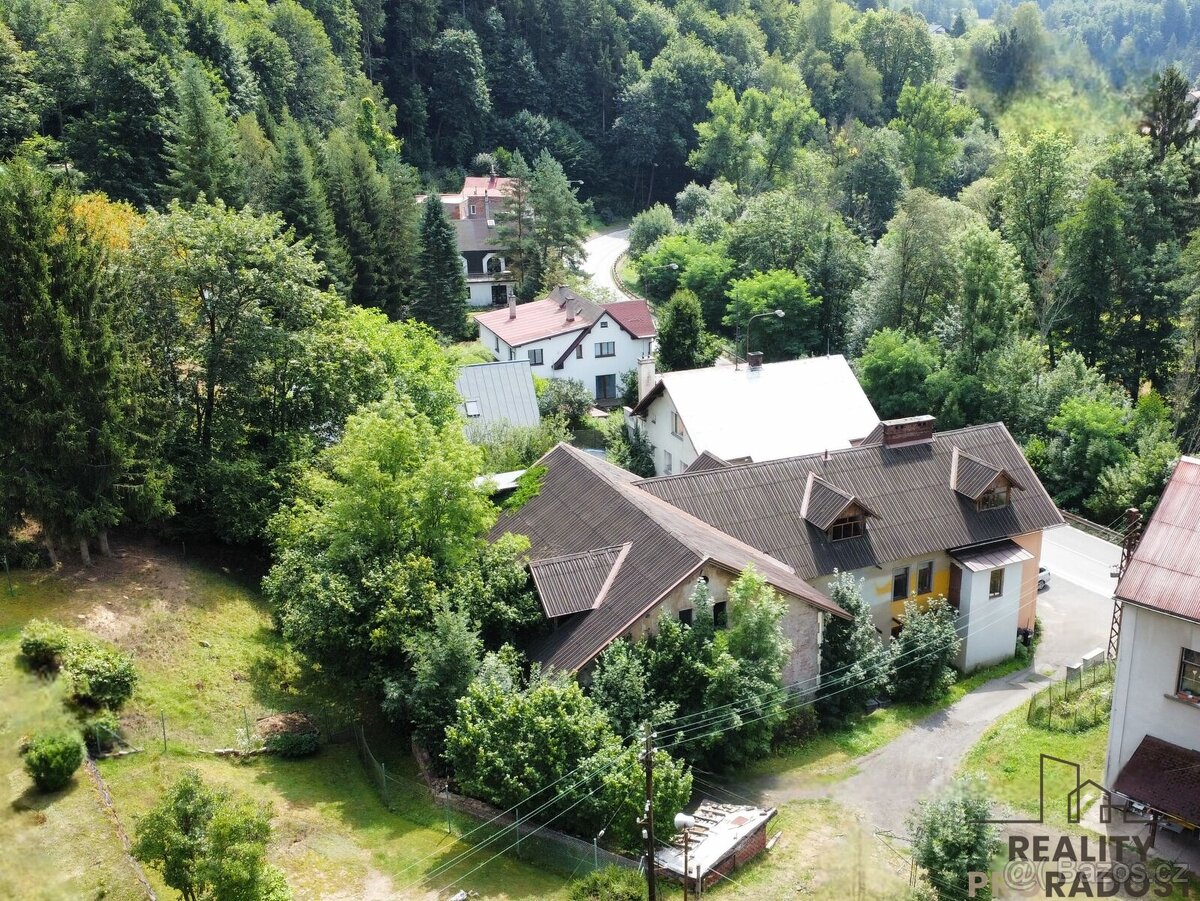 Prodej velkého domu k rekonstrukci na úpatí Českého ráje