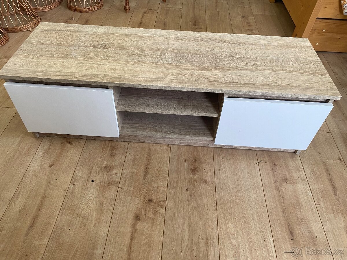 Skříňka pod TV