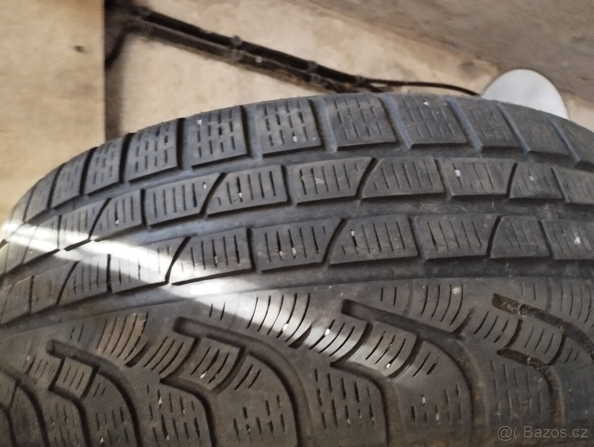 Prodam zimni pneu Pirelli