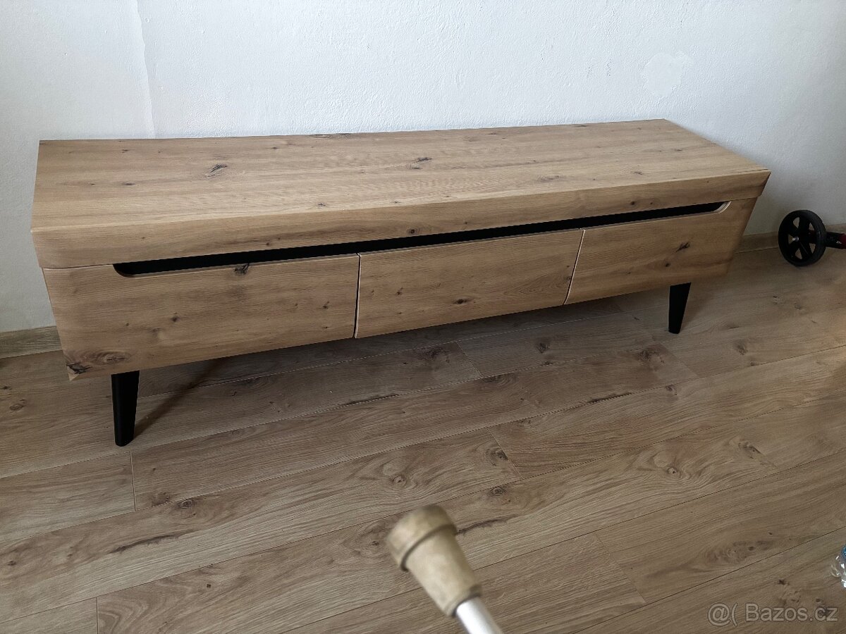 Tv stolek