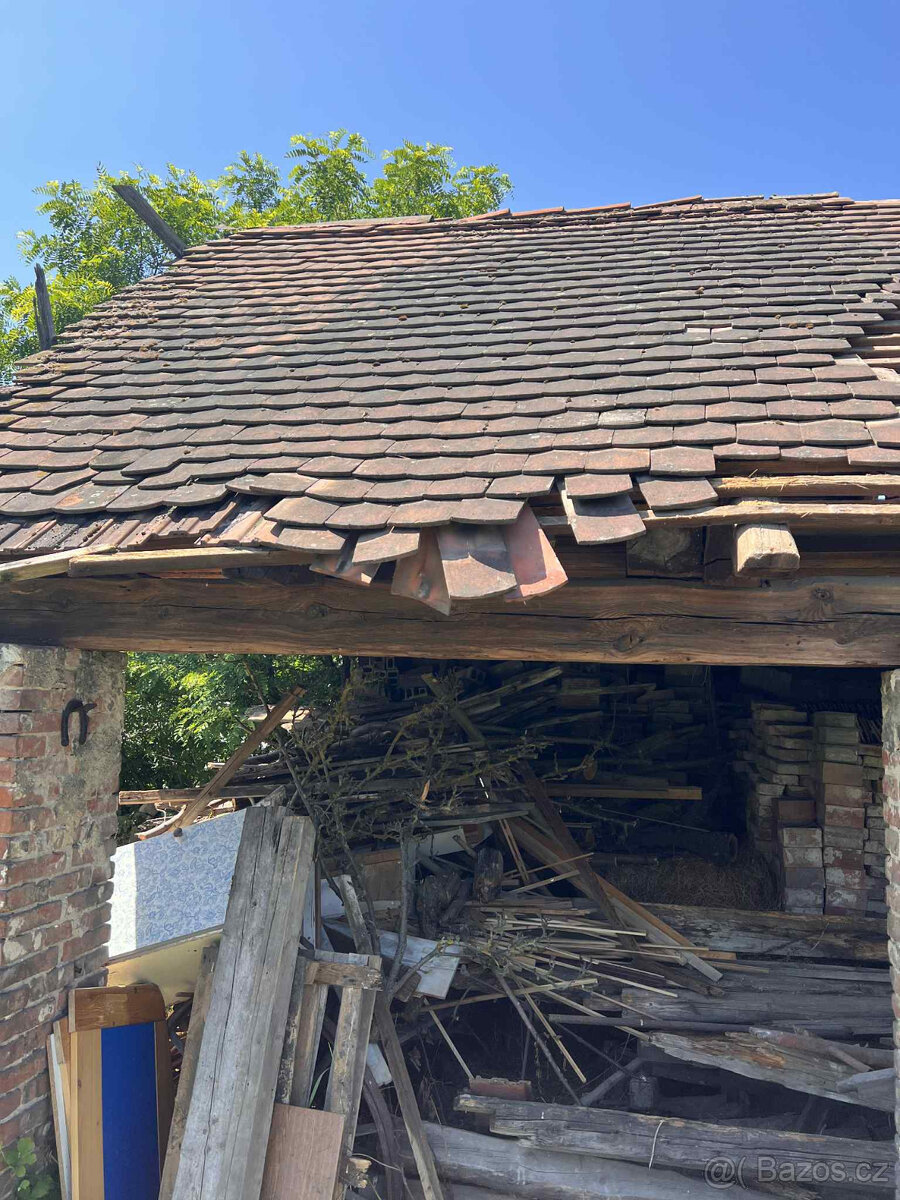 Střešní použité tašky a cihly za odvoz - zadarmo