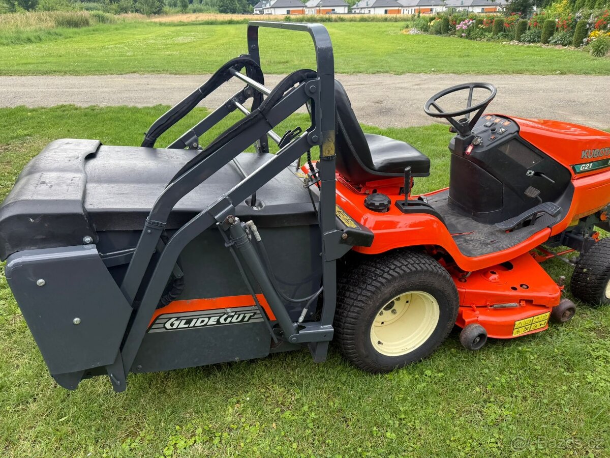 Profesionální traktor Kubota G21