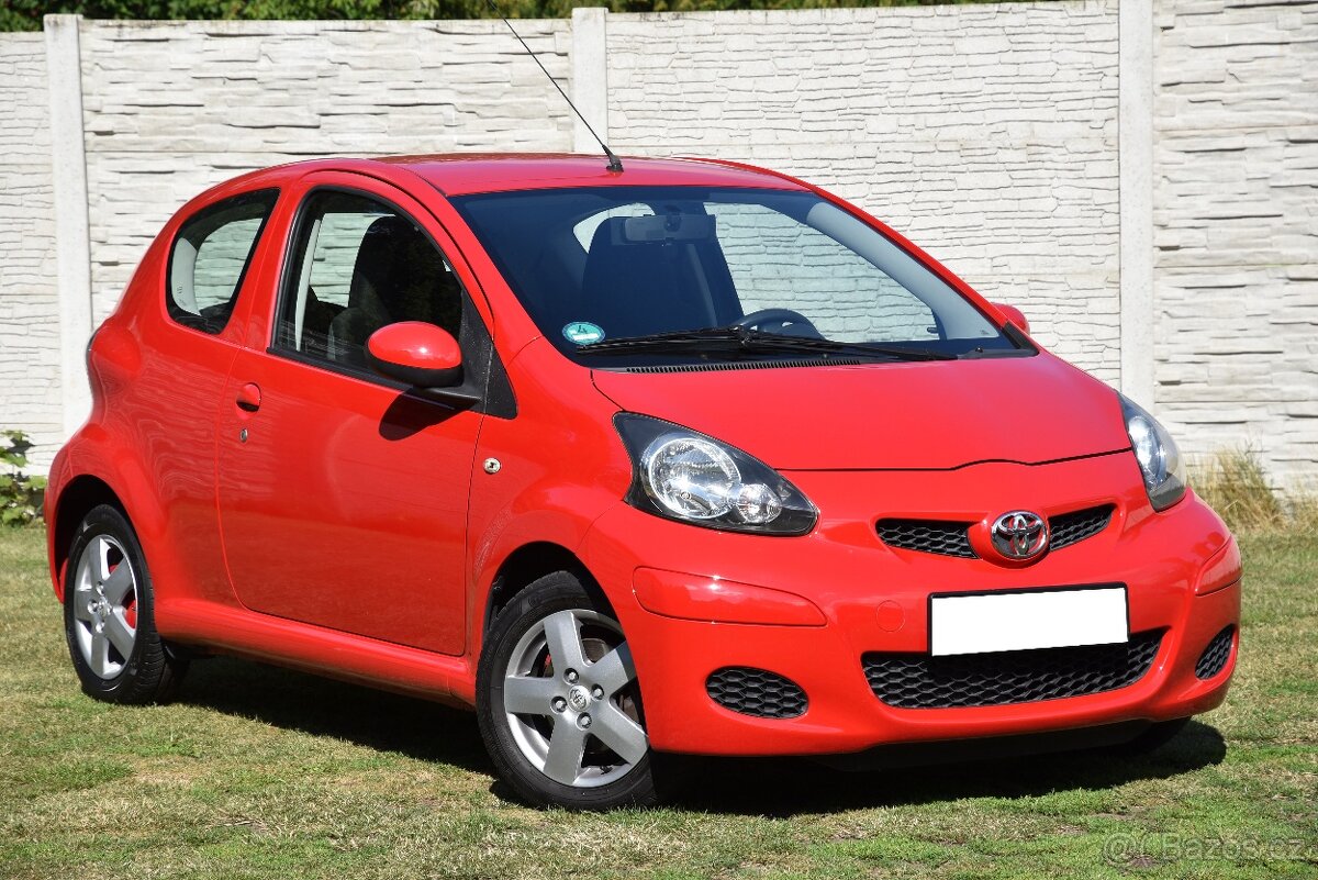 Toyota Aygo 1.0 VVT-i,SERVO,KLIMA,FACELIFT,2xSADA KOL,ČR