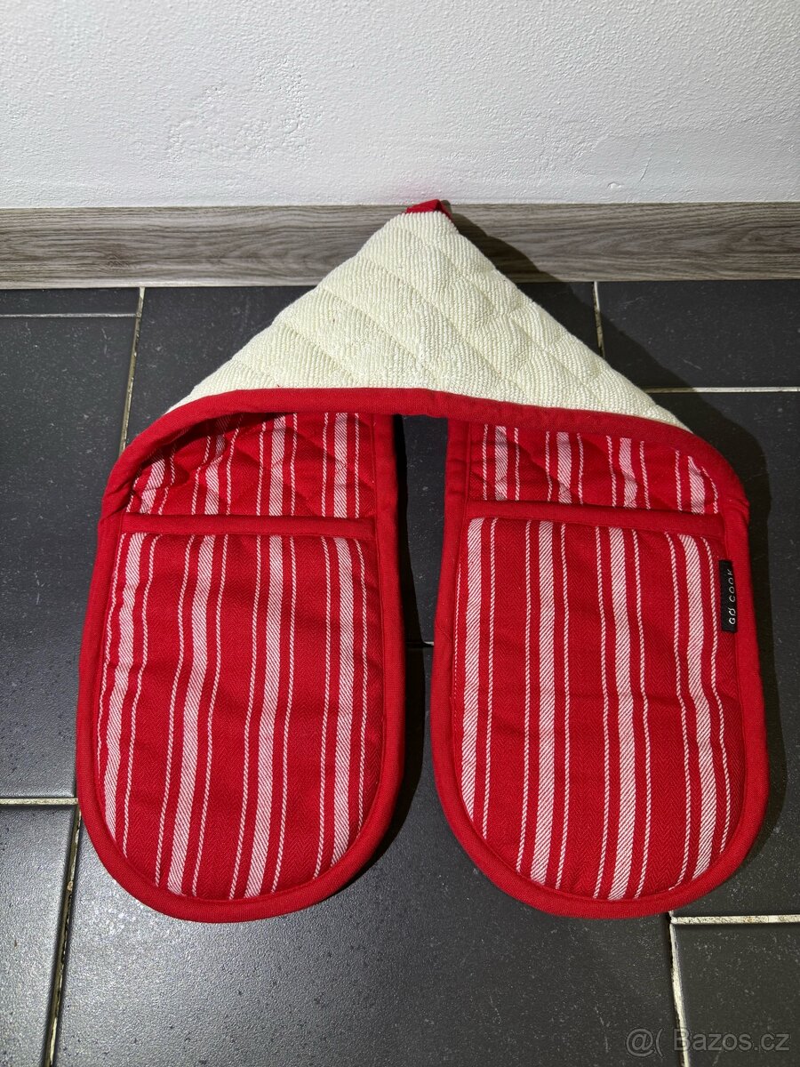 Dvojitá kuchyňská chňapka nová