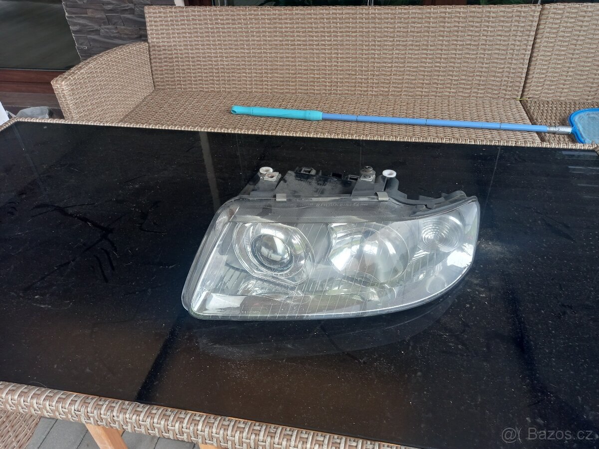 Prodám prední levé světlo na audi A4