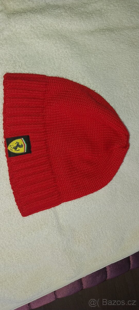 Čepice Ferrari, Boss a Esprit