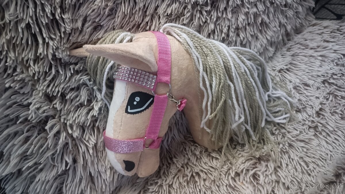 Béžový hobby horse vel.S