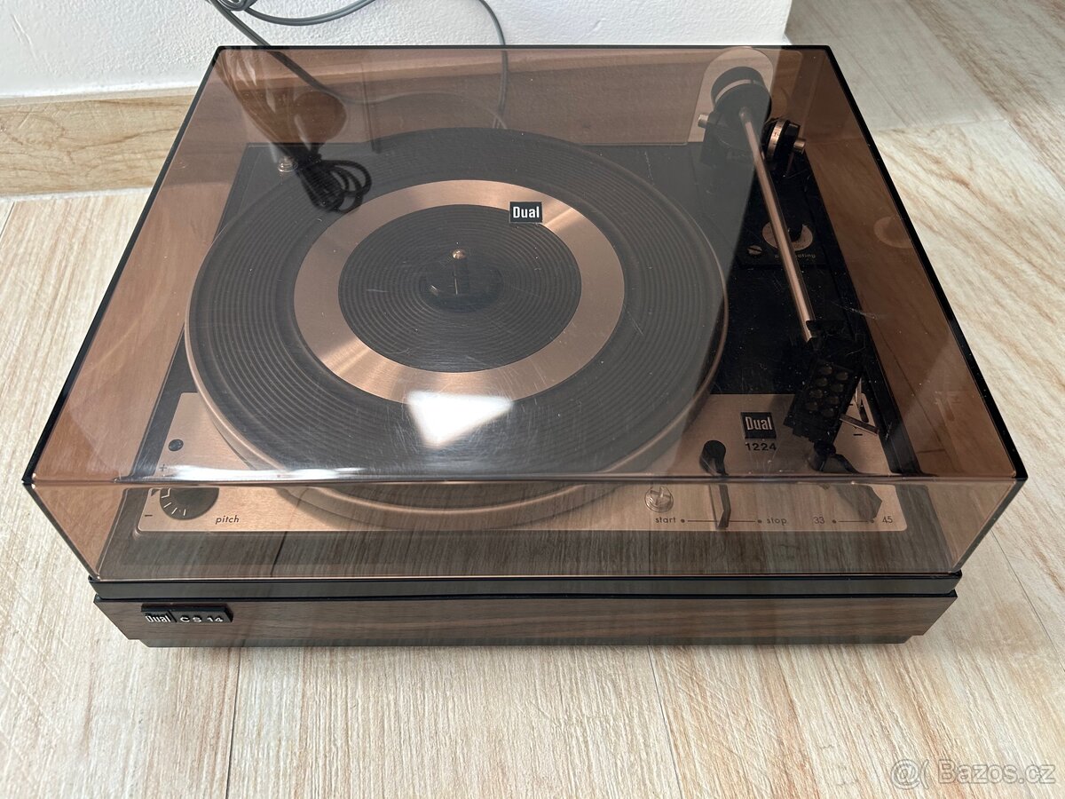 Gramofon Dual 1224 automat