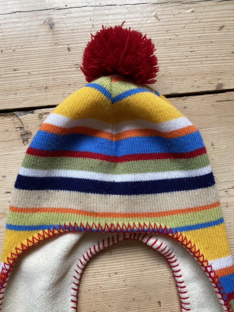 Kulíšek se šálou v jednom Caqpanti [snížená cena]