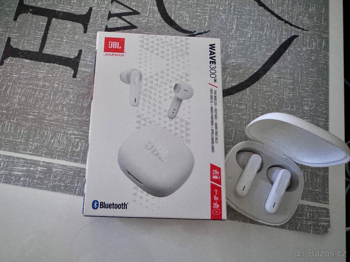 BEZDRÁTOVÉ SLUCHÁTKA JBL WAVE 300-BÍLÉ