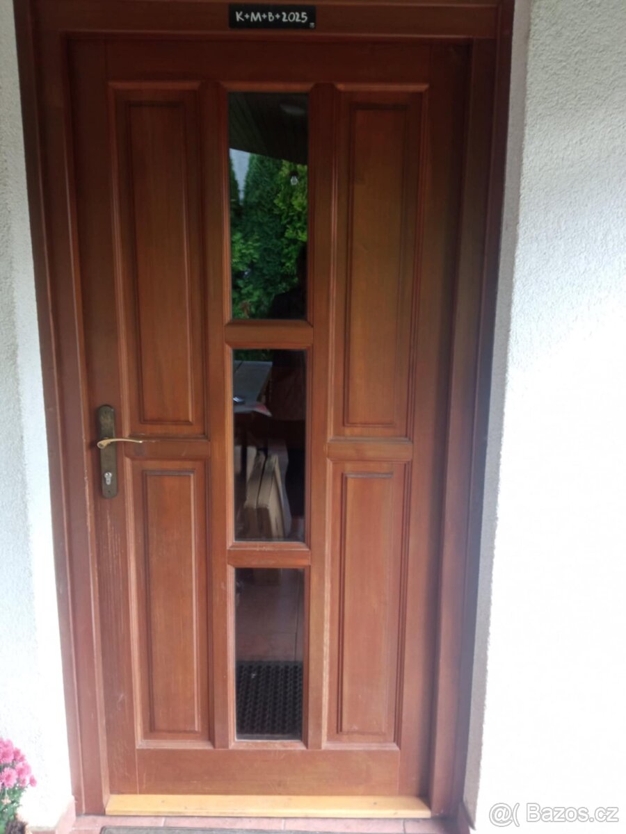 Dřevěné vchodové dvere
