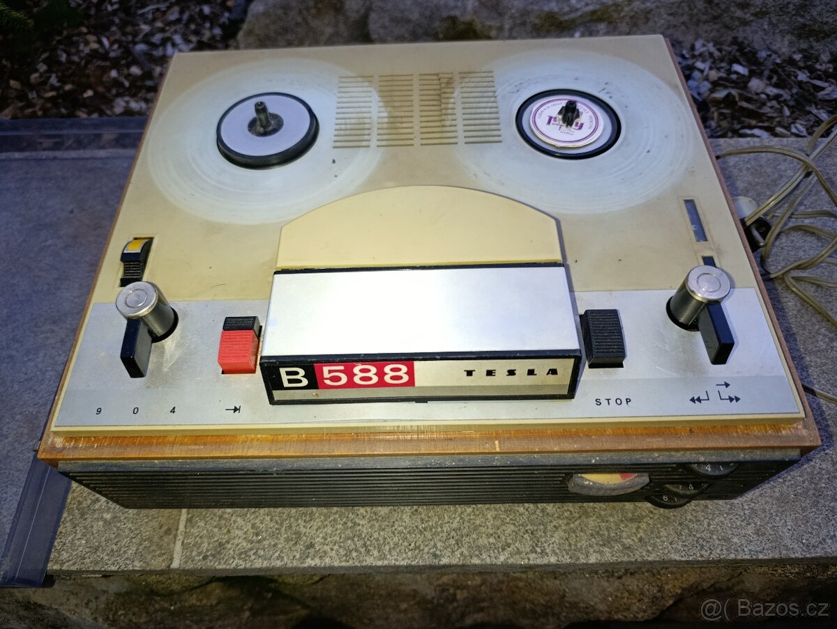 Magnetofon Tesla B588 mono