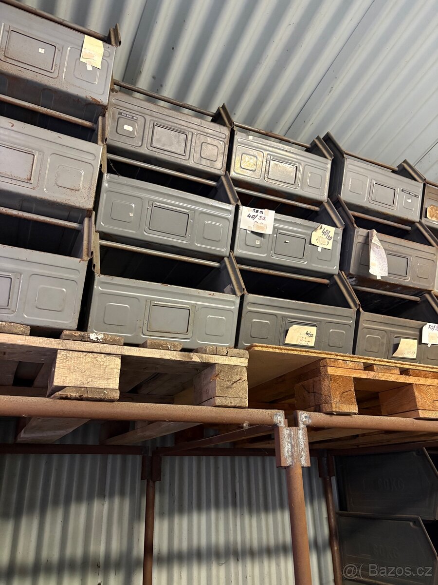 Zkosené stohovatelné bedny