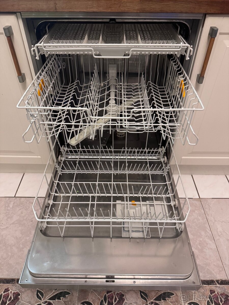 Myčka MIELE G 1191 SCI