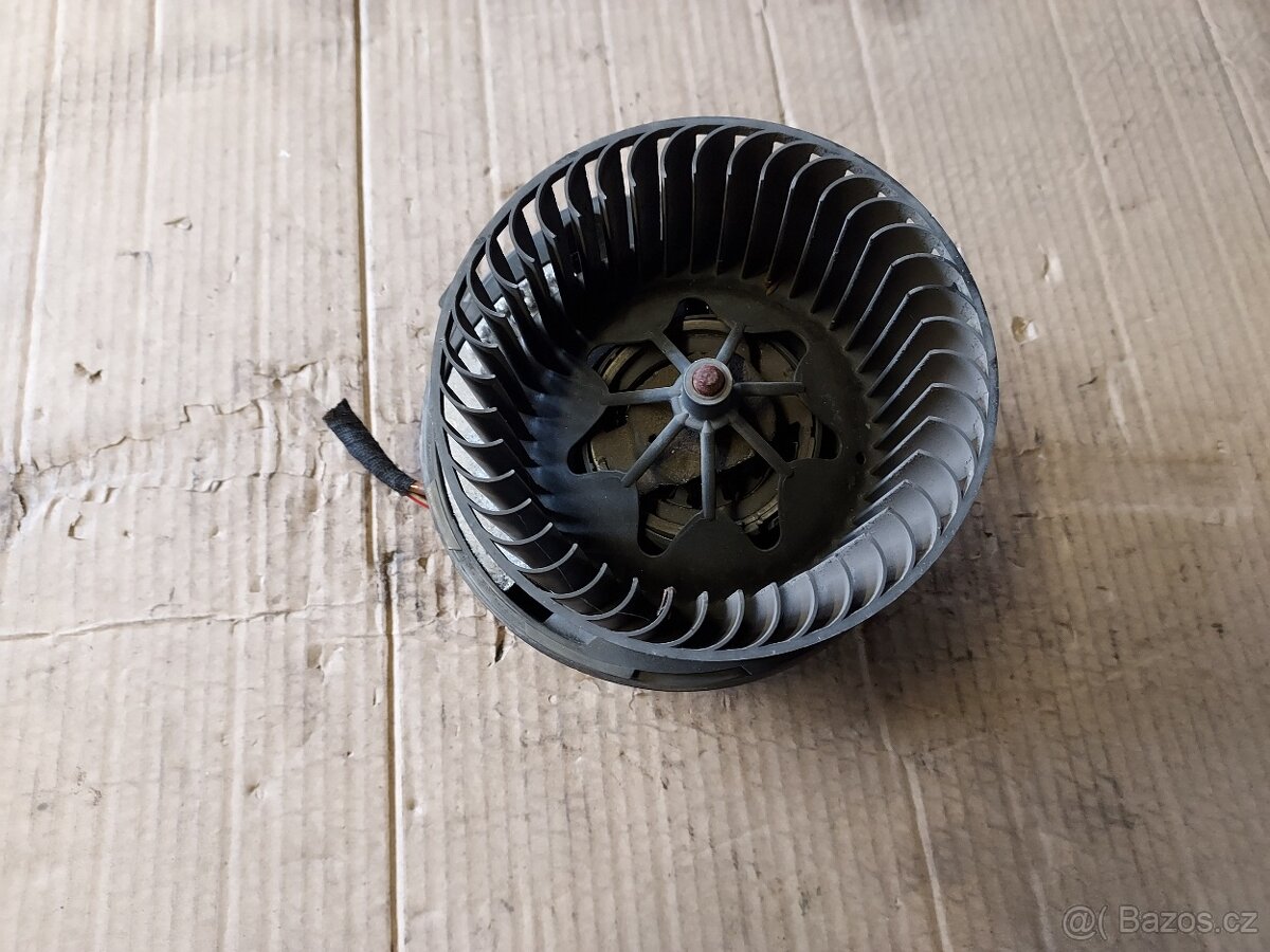 ventilátor topení 1K1 820 015 - VW