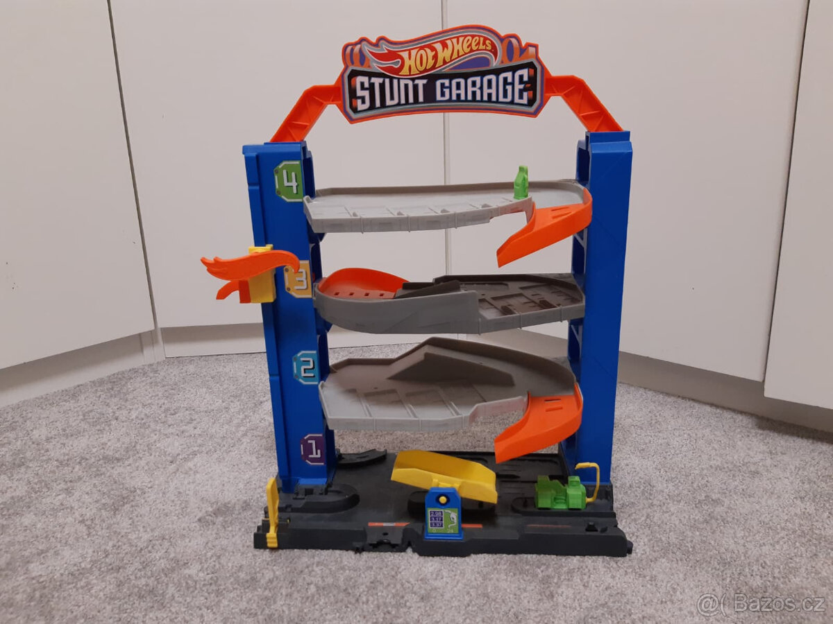 Hot Wheels Stunt Garage