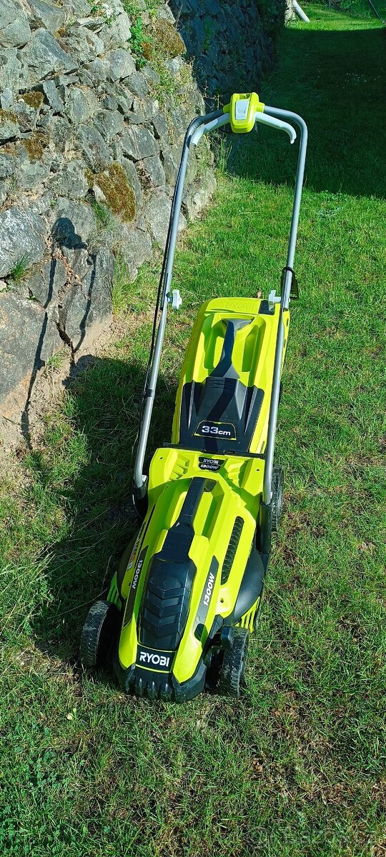 Ryobi RLM13E33S