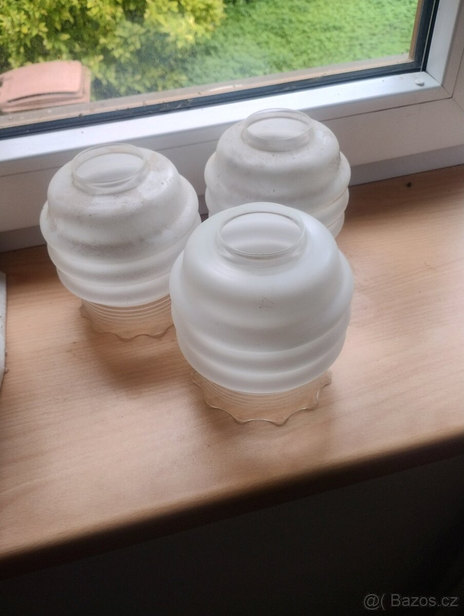 Skleněná stínidla + stropní kryt