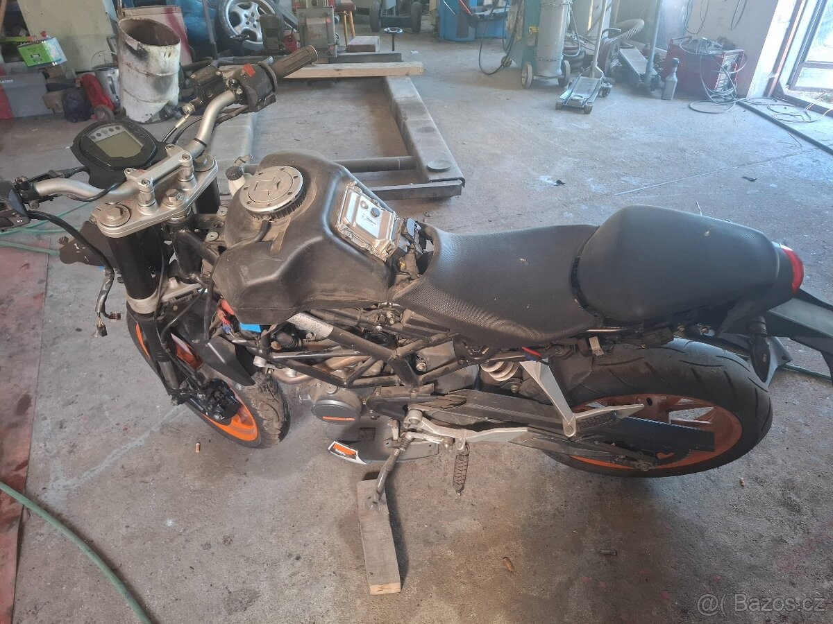 Ktm duke 125