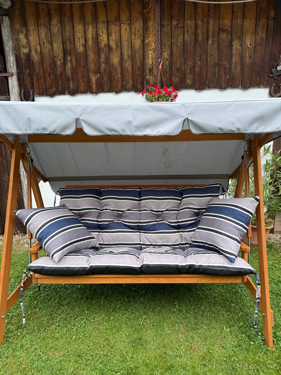 Sada polštářů na houpačku